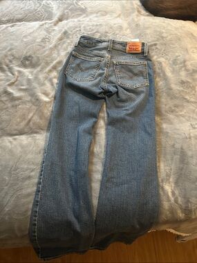 Levi's Women's Wide Leg Jeans in Medium Blue Denim